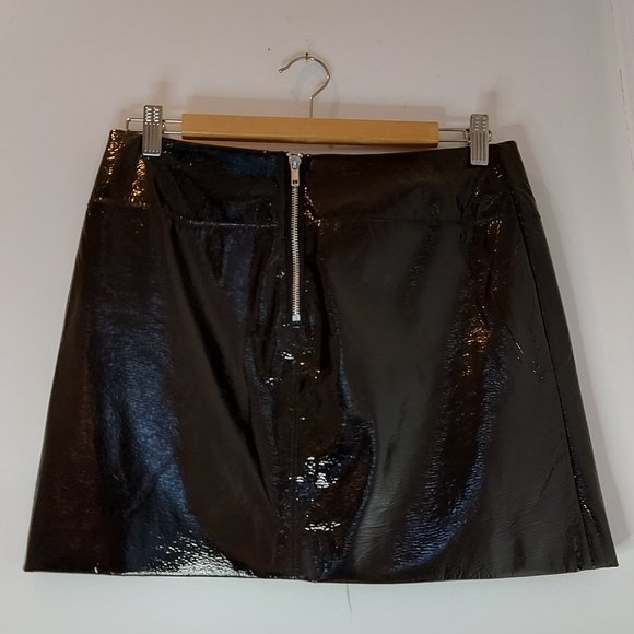 Black Patent Pleather Mini - Picture 2 of 2